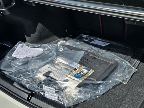 New 2026 BMW i5 eDrive40 w/ M Sport Package image 9