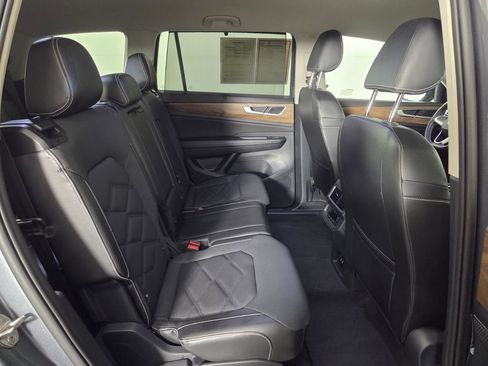 Used 2024 Volkswagen Atlas SE FWD image 31