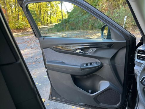 Used 2025 Chevrolet TrailBlazer LT image 18