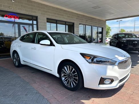 Used 2017 Kia Cadenza Premium FWD image 25
