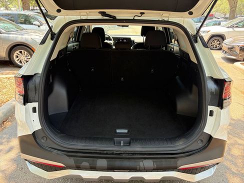 Used 2025 Kia Sportage LX image 29