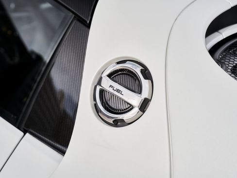 Used 2015 Porsche 918 Spyder w/Weissach Package image 37