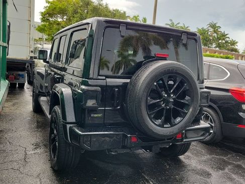 Used 2022 Jeep Wrangler Unlimited Sahara AWD/4WD image 5