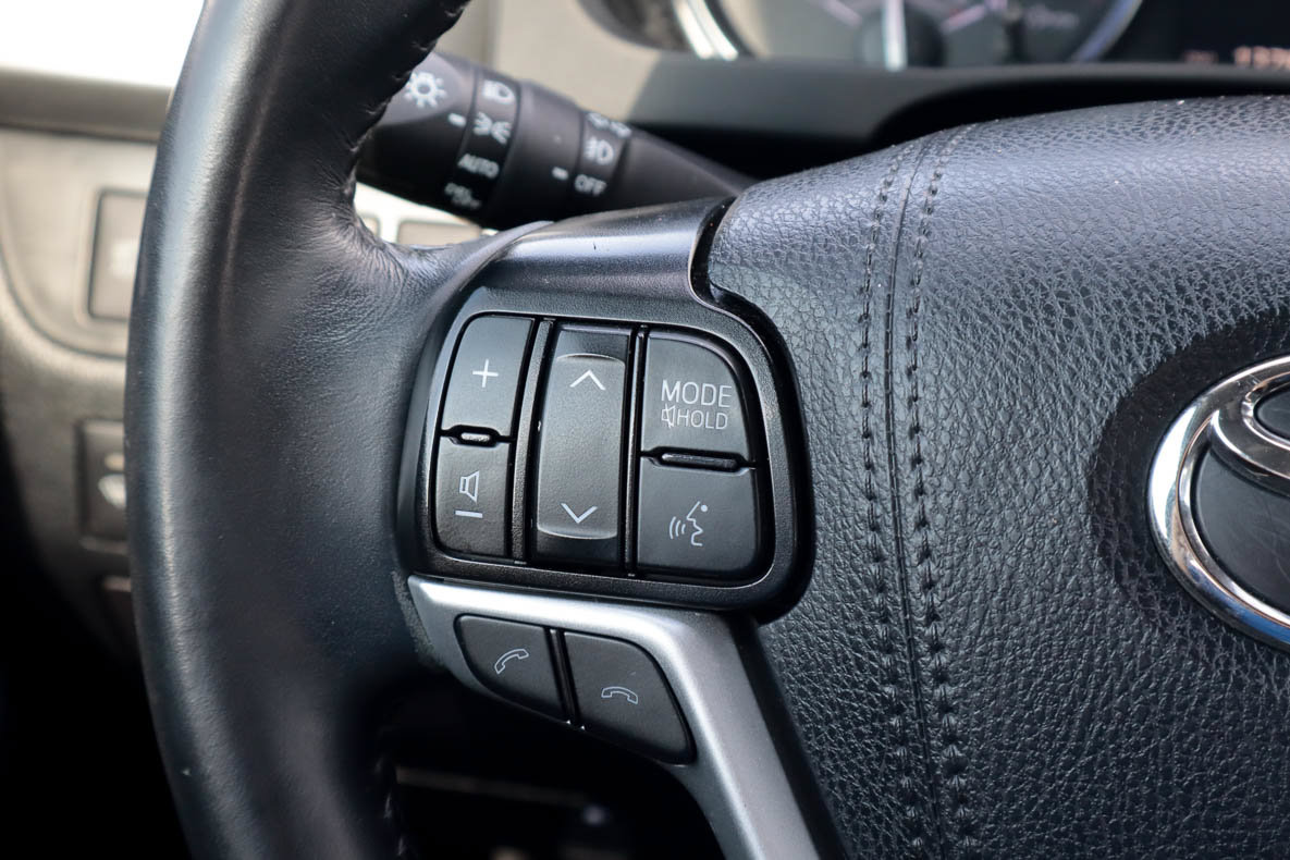 Used 2019 Toyota Highlander XLE AWD/4WD image 29