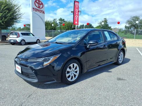 Used 2024 Toyota Corolla LE FWD image 9