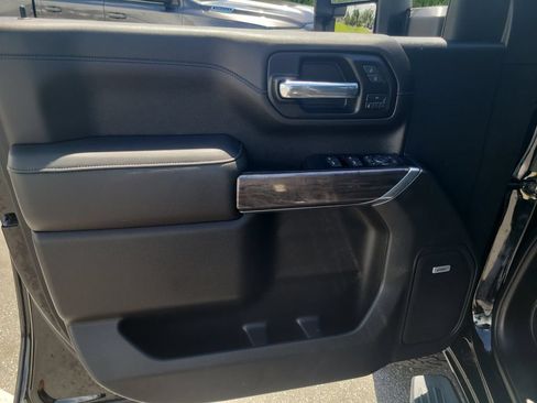 Used 2020 Chevrolet Silverado 2500 LTZ w/ LTZ Plus Package AWD/4WD image 17