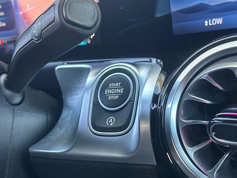 Certified 2024 Mercedes-Benz GLB 250 image 22