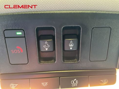 Used 2021 Nissan Rogue Platinum image 14