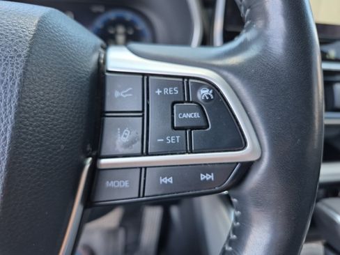 Used 2023 Toyota Highlander Limited AWD/4WD image 29