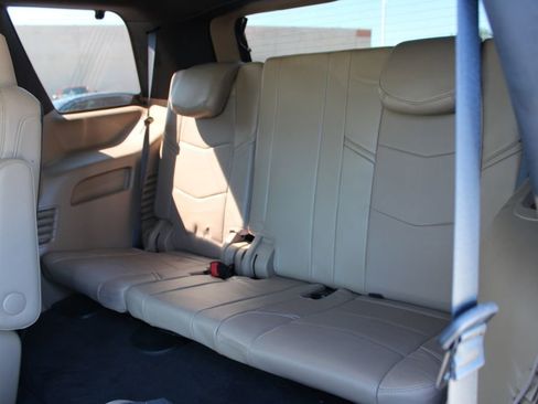 Used 2020 Cadillac Escalade Platinum w/ Escalade Sport Edition image 18