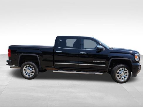 Used 2019 GMC Sierra 2500 Denali AWD/4WD image 3