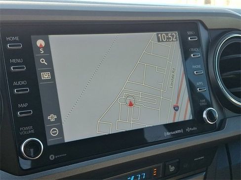 Used 2022 Toyota Tacoma TRD Sport image 16