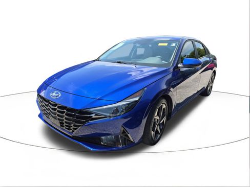 Used 2022 Hyundai Elantra Limited FWD image 4