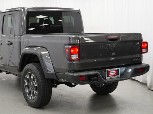 New 2026 Jeep Gladiator Sport AWD/4WD image 11