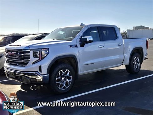 Used 2023 GMC Sierra 1500 SLT w/ SLT Convenience Package image 2