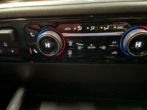 Used 2022 Chevrolet Silverado 1500 LT Trail Boss w/ LT Trail Boss Premium Package image 27