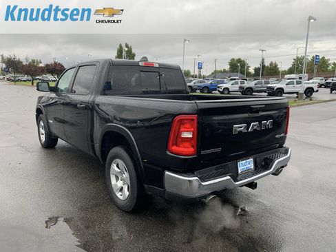 Used 2025 RAM 1500 Big Horn AWD/4WD image 5