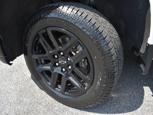 Used 2021 Chevrolet Silverado 1500 Custom Trail Boss AWD/4WD image 47