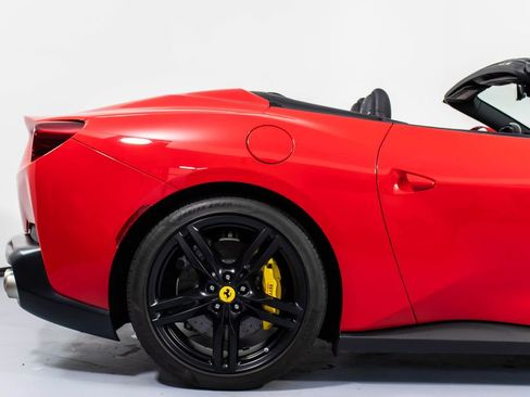 Certified 2019 Ferrari Portofino RWD image 17