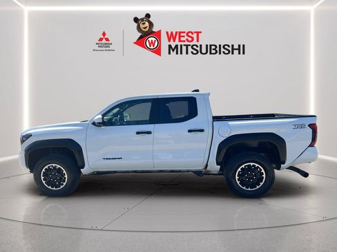 Used 2024 Toyota Tacoma TRD Off-Road AWD/4WD image 3