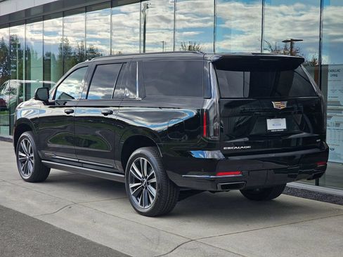 New 2026 Cadillac Escalade ESV Sport AWD/4WD image 3