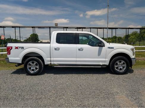 Used 2017 Ford F150 XLT w/ Equipment Group 302A Luxury AWD/4WD image 4