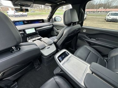 Used 2025 Lincoln Navigator Reserve w/ Jet Appearance Package AWD/4WD image 25