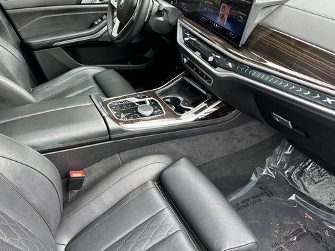 Used 2026 BMW X7 xDrive40i AWD/4WD image 16