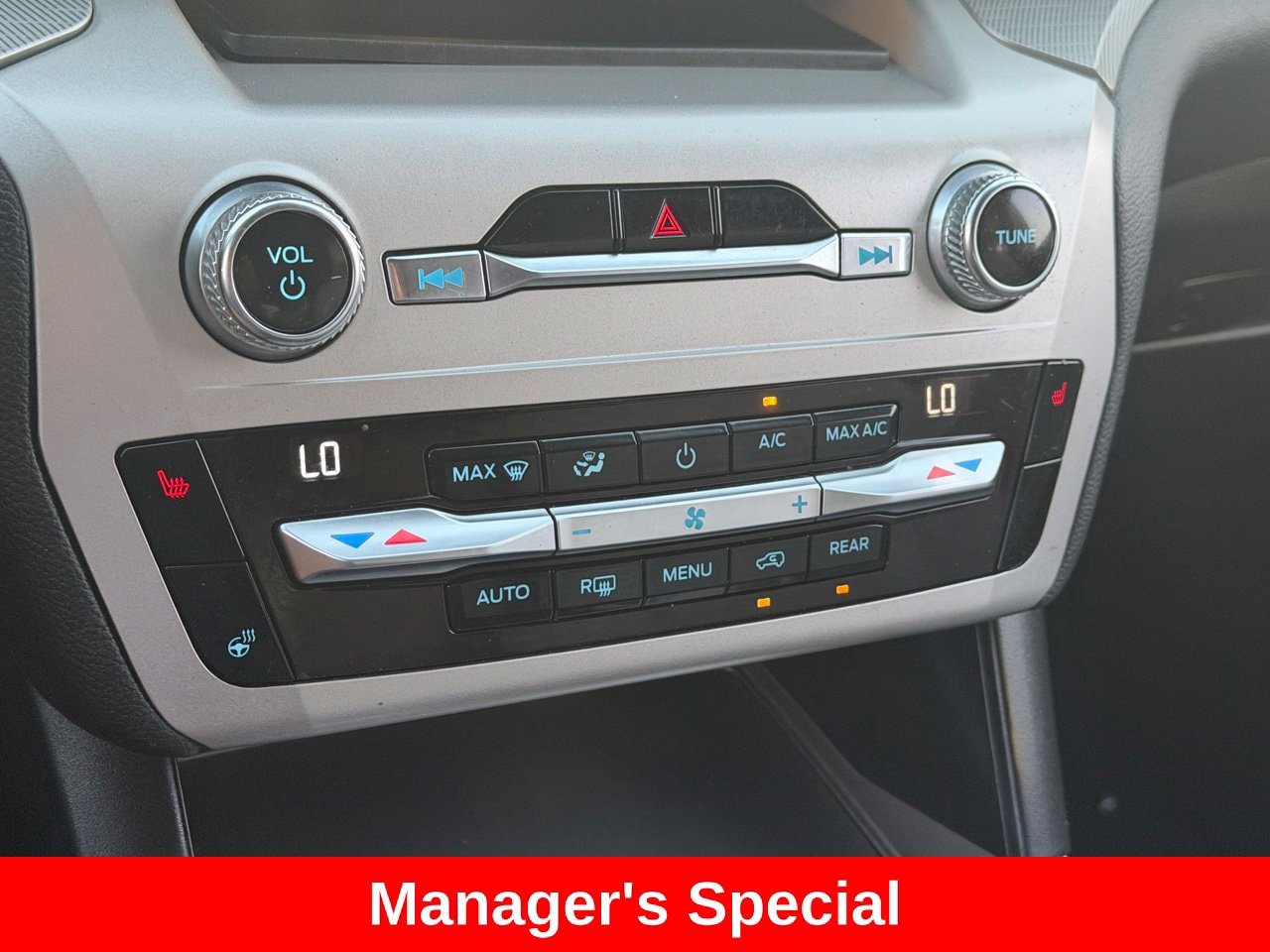 Used 2021 Ford Explorer XLT w/ Equipment Group 202A RWD image 22