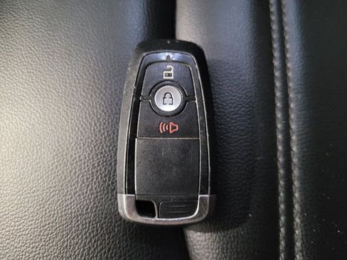 Used 2023 Ford Edge SEL image 32