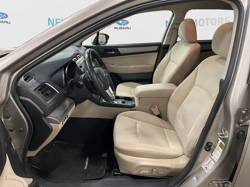 Used 2017 Subaru Outback 2.5i Premium AWD/4WD image 9