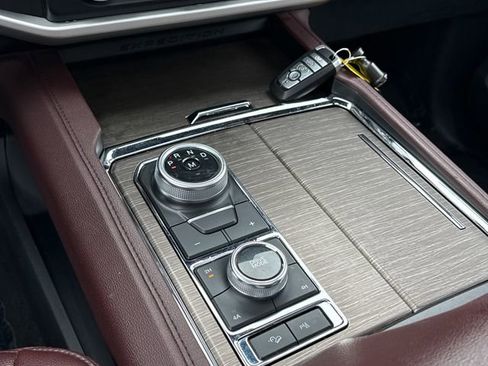 Used 2023 Ford Expedition Limited image 14