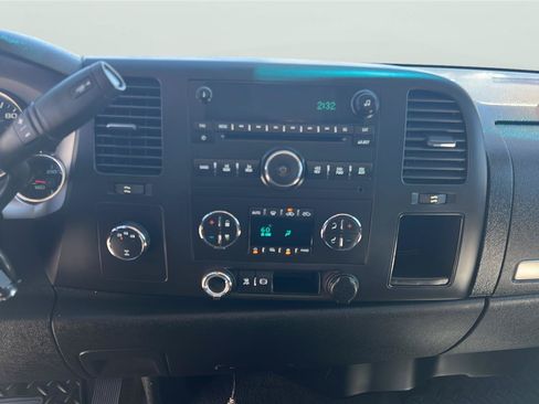 Used 2011 GMC Sierra 3500 SLE w/ SLE Preferred Package AWD/4WD image 10