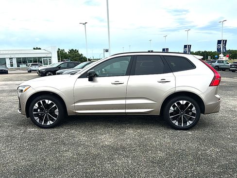 Used 2026 Volvo XC60 B5 Plus w/ Protection Package Premier AWD/4WD image 5