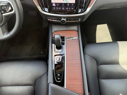 Used 2025 Volvo V60 B5 Cross Country Plus AWD/4WD image 26