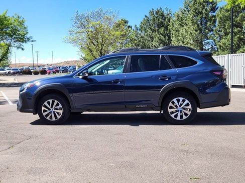 Used 2023 Subaru Outback Premium AWD/4WD image 2