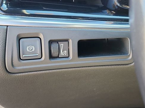 Used 2022 Cadillac XT6 Premium Luxury image 24