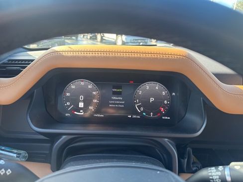 Used 2023 Land Rover Defender 90 X-Dynamic SE image 12