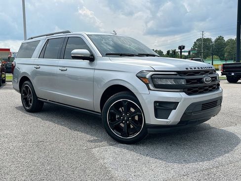 Certified 2022 Ford Expedition Max Limited RWD image 1