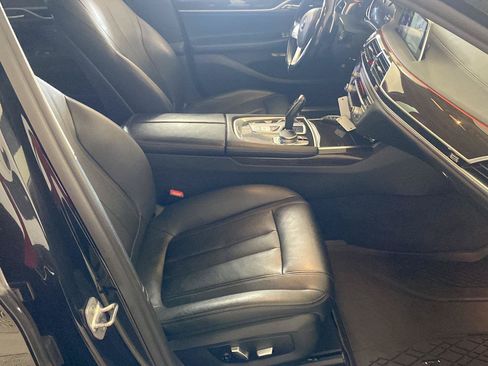 Used 2017 BMW 740i xDrive AWD/4WD image 22