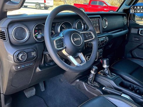 Used 2023 Jeep Wrangler Unlimited Sahara w/ Dual Top Group image 10