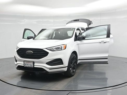 Certified 2023 Ford Edge SE w/ Black Appearance Package image 32