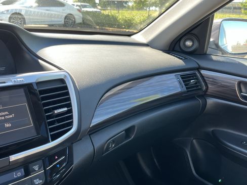 Used 2016 Honda Accord EX-L image 25