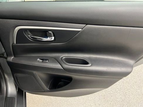 Used 2017 Nissan Altima 2.5 SL w/ Moonroof Package FWD image 47