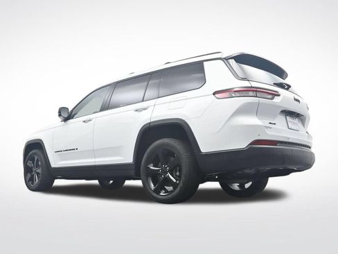 Used 2023 Jeep Grand Cherokee L Limited w/ Black Appearance Package AWD/4WD image 36
