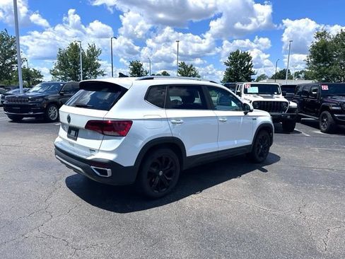 Used 2022 Volkswagen Taos SE AWD/4WD image 14