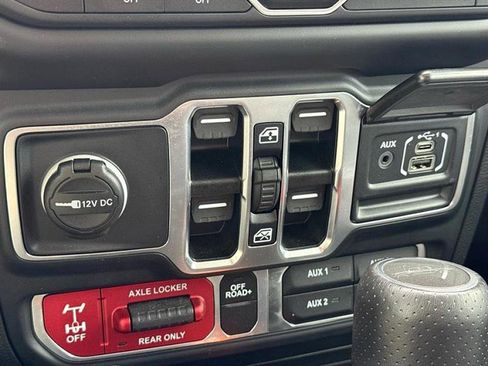 Used 2023 Jeep Gladiator Mojave w/ Trailer Tow Package image 34