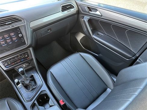 Used 2023 Volkswagen Tiguan SE R-Line image 26