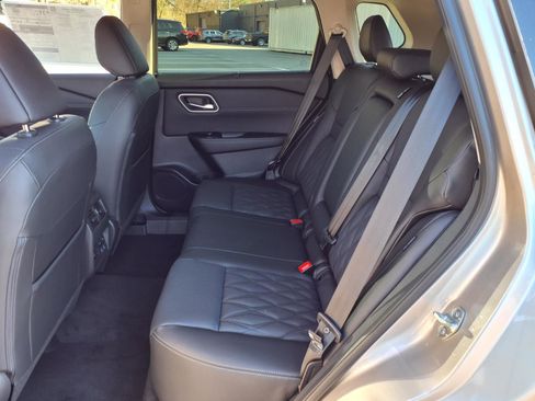 New 2026 Nissan Rogue Platinum image 10