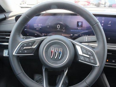 New 2025 Buick Envision Preferred image 6